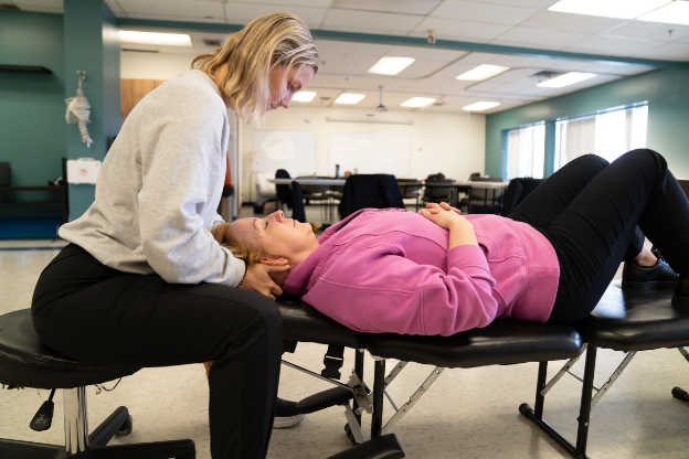 La plus grande clinique école au Québec : Pourquoi EPOQ prépare mieux ses ostéopathes